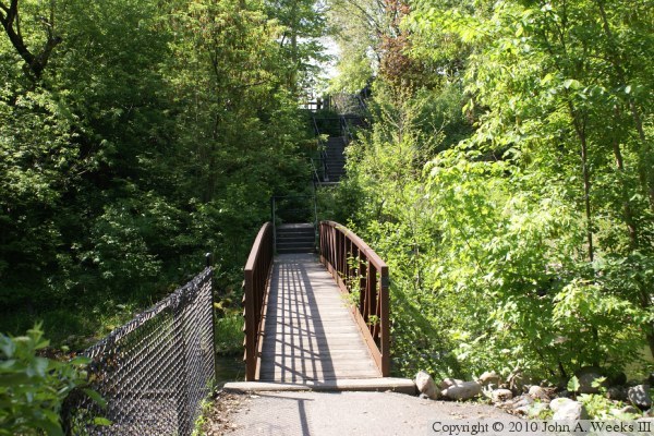 Beard Avenue Footbridge