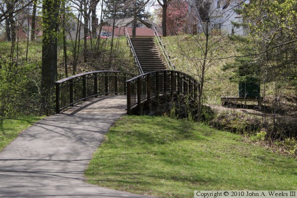 32nd Avenue Footbridge