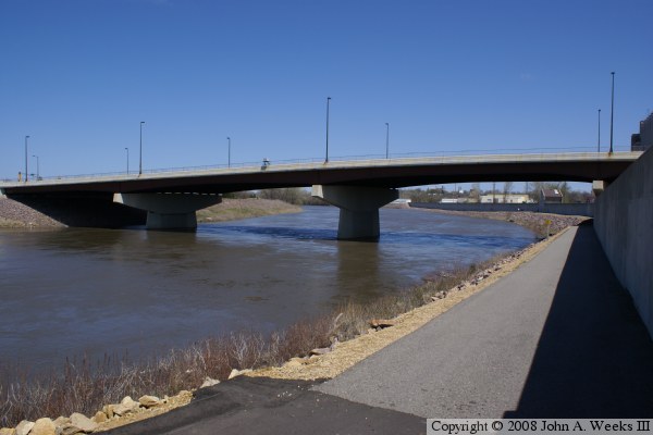 Veterans Memorial Bridge