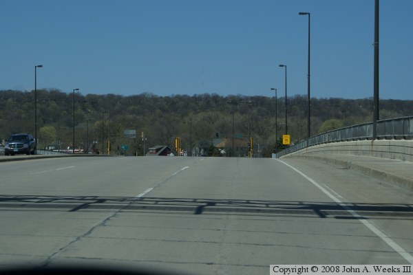 Veterans Memorial Bridge
