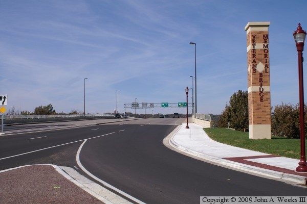 Veterans Memorial Bridge