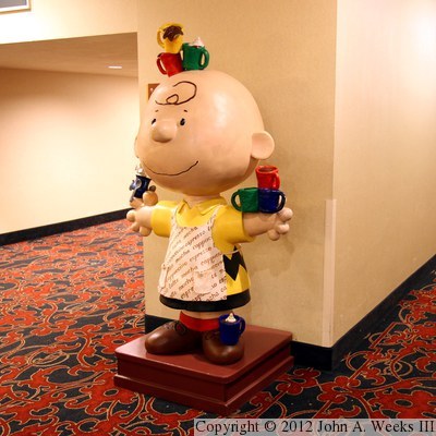 Peanuts On Parade - Charlie Brown About Town - Coffee Break