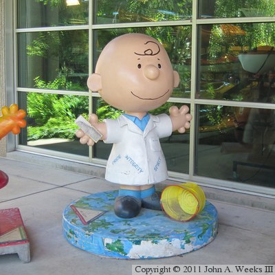 Peanuts On Parade - Charlie Brown About Town - Mr. Soapy