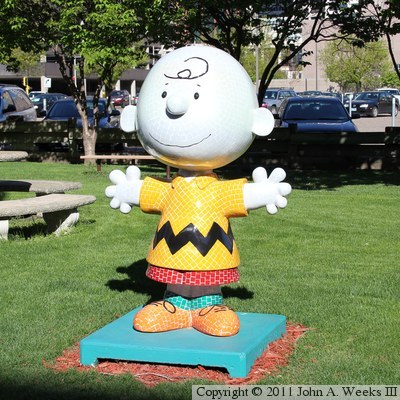 Peanuts On Parade - Charlie Brown About Town - Shine, Charlie Brown