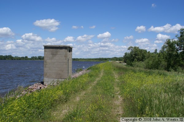 Marsh Lake Dam