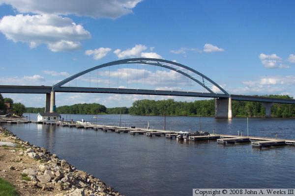 Marquette-Jolliet Bridge