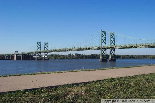 Iowa-Illinous Memorial Bridge