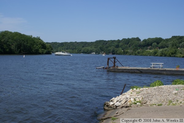 Le Claire Canal