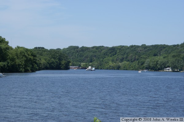 Le Claire Canal